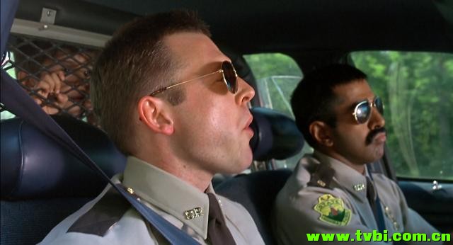 超级骑警.Super.Troopers.2001.1080p.BluRay.x264-Japhson